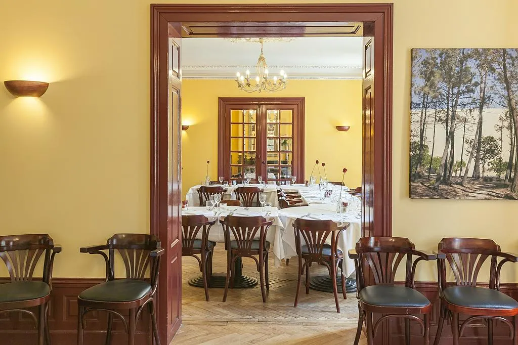Salle du restaurant Le Pont de L'Eyere